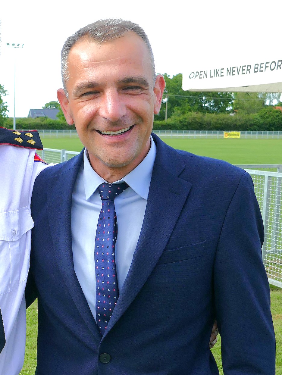 NASLOVNA DESNO Matija Posavec