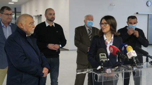 Bivsi-predsjednik-RH-Mesic-posjetio-tvrtku-Cateks-Metalsku-jezgru-i-Riznicu-Medimurja-10