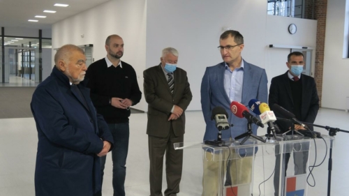 Bivsi-predsjednik-RH-Mesic-posjetio-tvrtku-Cateks-Metalsku-jezgru-i-Riznicu-Medimurja-13