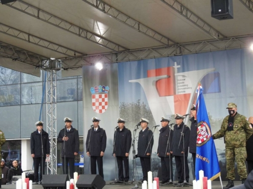 Dan-sjecanja-na-zrtve-Domovinskog-rata-i-Dan-sjecanja-na-zrtvu-Vukovara-i-Skabrnje-12