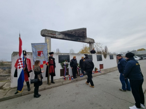 Dan-sjecanja-na-zrtve-Domovinskog-rata-i-Dan-sjecanja-na-zrtvu-Vukovara-i-Skabrnje-2