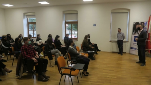 EDIC-Cakovec-okupio-srednjoskolce-na-konferenciji-mladih-o-sigurnosti-rada-na-Internetu-i-online-nastavi-2