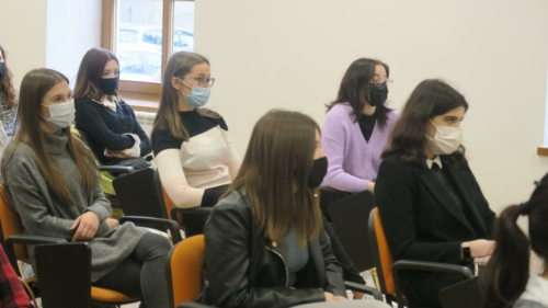 EDIC-Cakovec-okupio-srednjoskolce-na-konferenciji-mladih-o-sigurnosti-rada-na-Internetu-i-online-nastavi-4