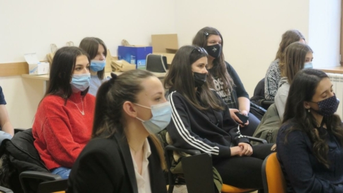 EDIC-Cakovec-okupio-srednjoskolce-na-konferenciji-mladih-o-sigurnosti-rada-na-Internetu-i-online-nastavi-5