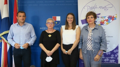 Pocetna-konferencija-projekta-Pruzi-ruku-2