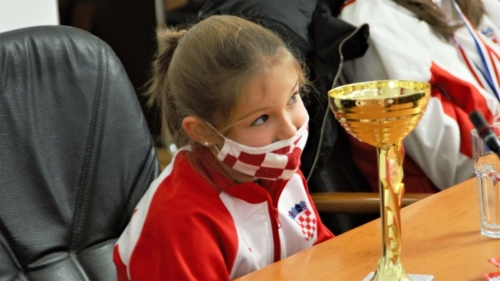 Prijem-Cakoveckih-mazoretkinja-kod-gradonacelnice-foto-10