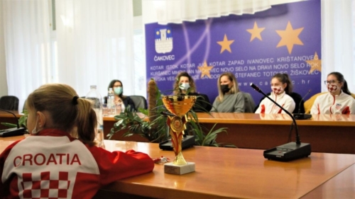 Prijem-Cakoveckih-mazoretkinja-kod-gradonacelnice-foto-7