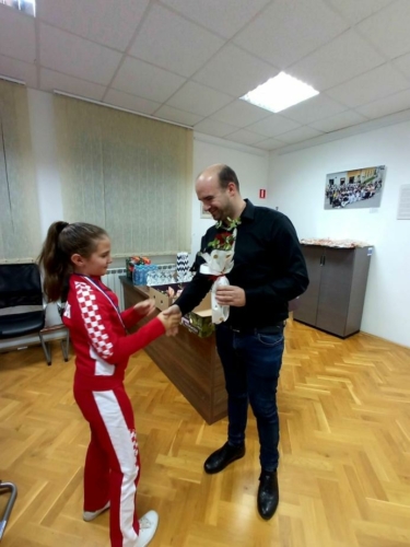 Sjajne-mazoretkinje-Goricana-na-prijemu-kod-nacelnika-6107