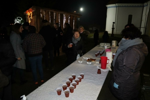 Upaljena 1 adventska svijeca SMNM-19