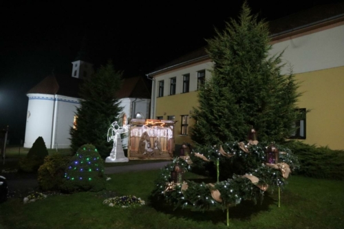 Upaljena 1 adventska svijeca SMNM-20
